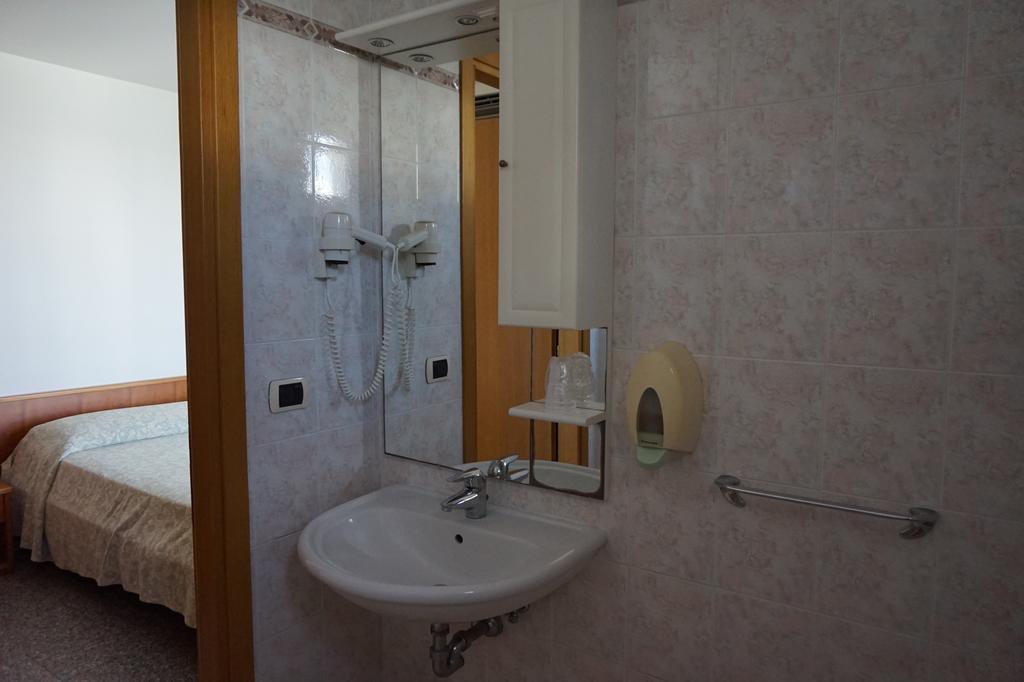 Hotel Flora 3*