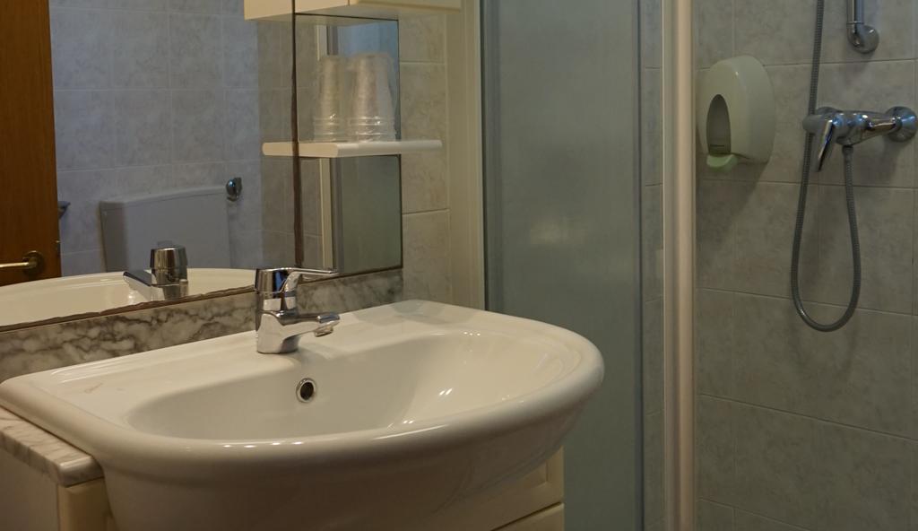 Flora Hotel 3*