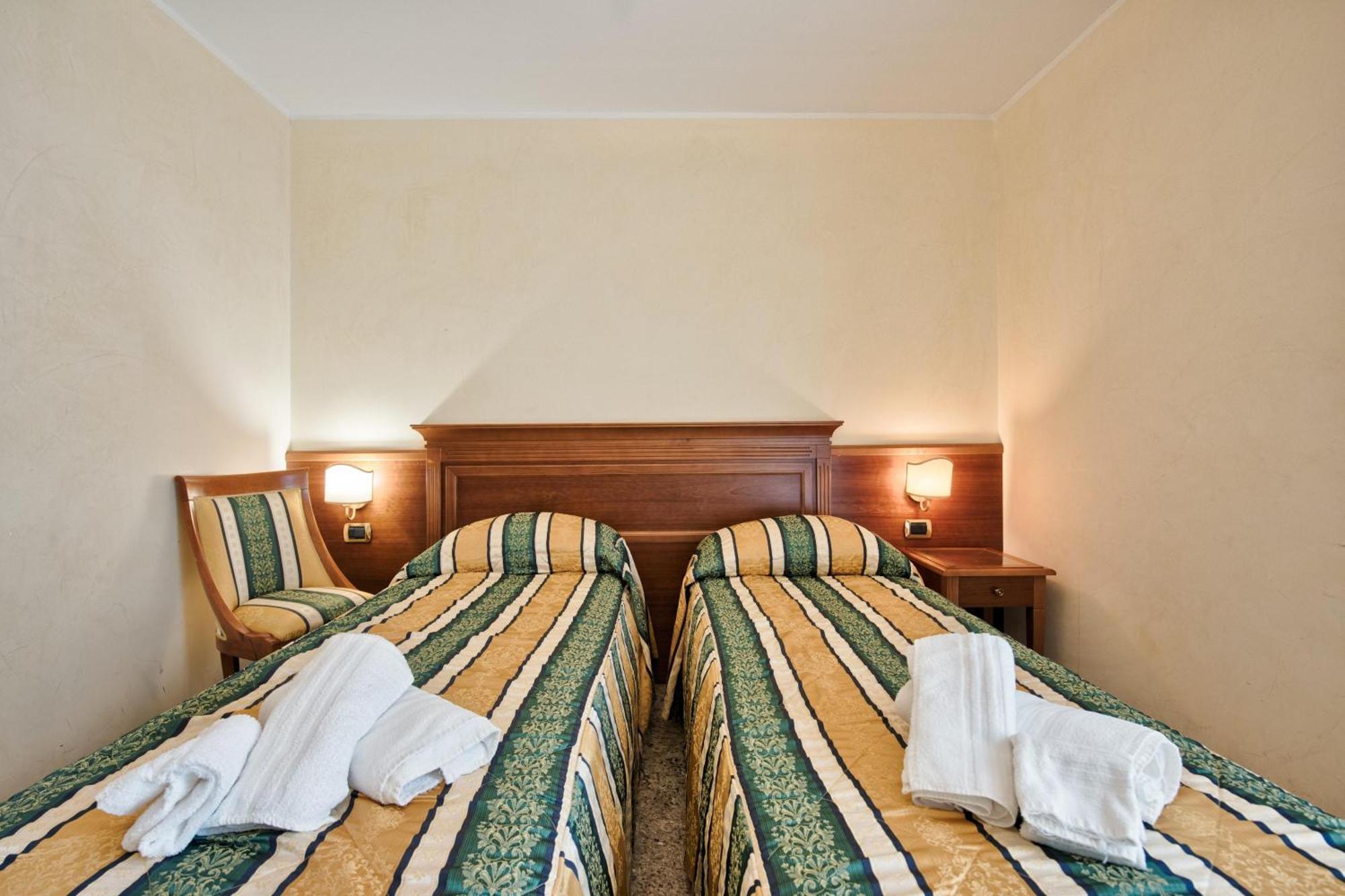 Flora Hotel 3*