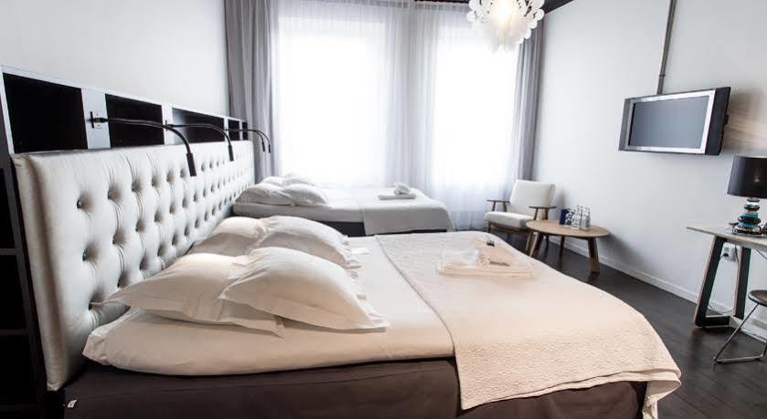Hotel Flora 3*